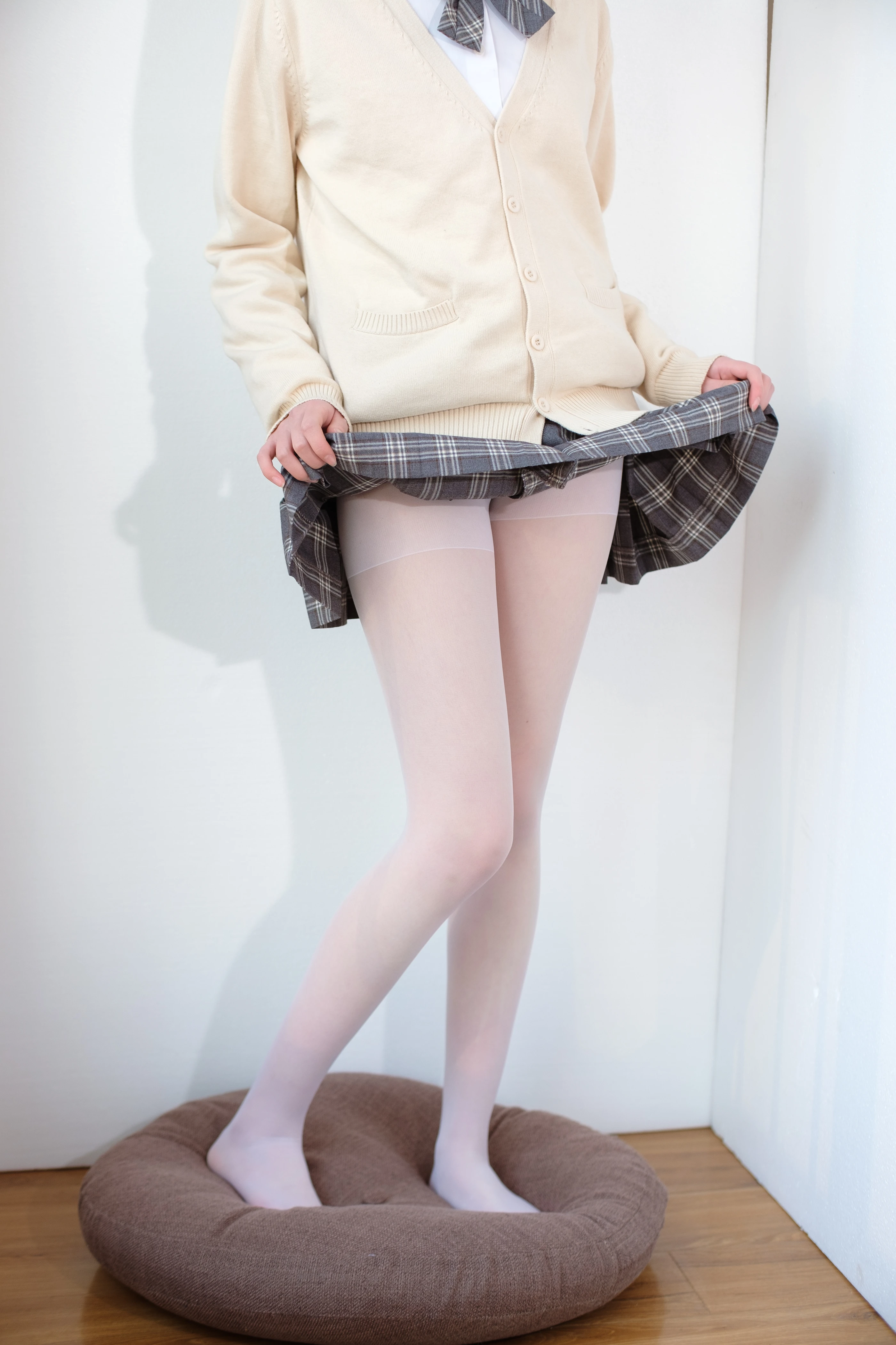 森萝财团 [X-010-SSR] JK校服白丝 [83P 1V]插图